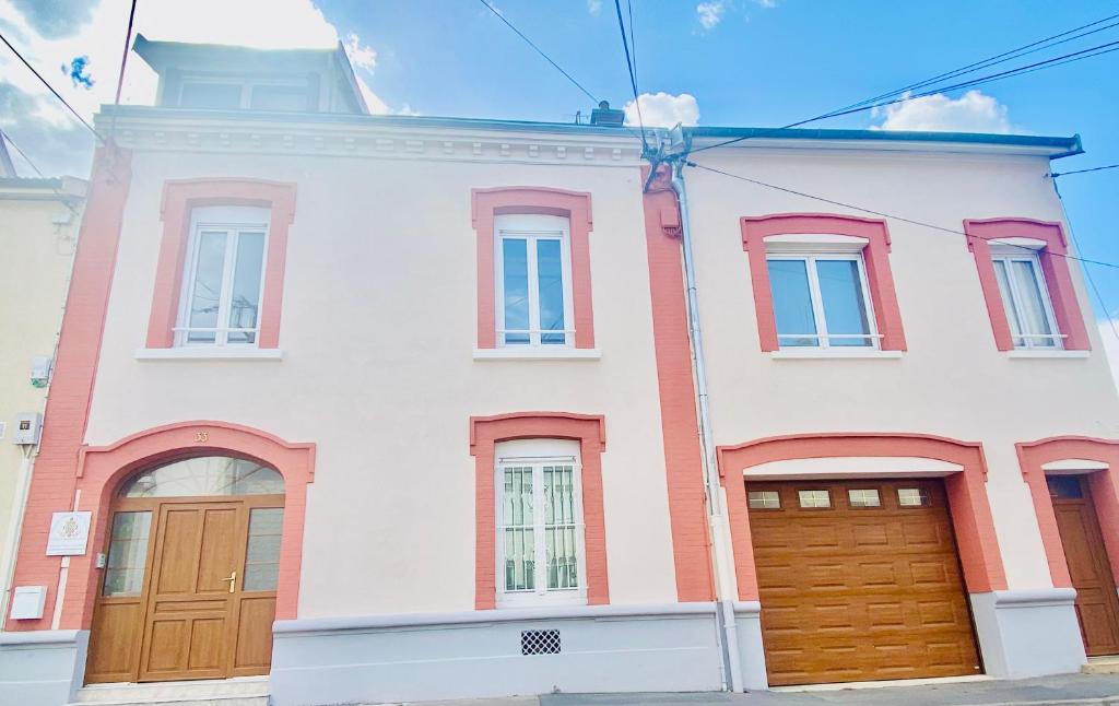 Reims Sherpa Guest House - 13