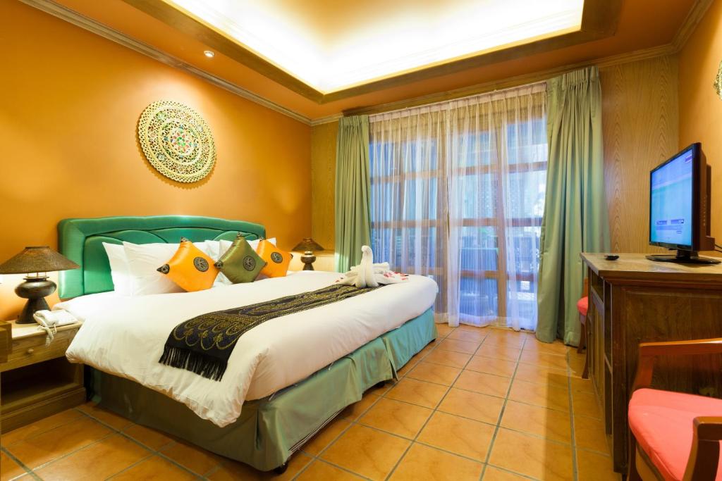 Royal Phawadee Village Patong - 2 Minutes walk to the beach - Resim 41