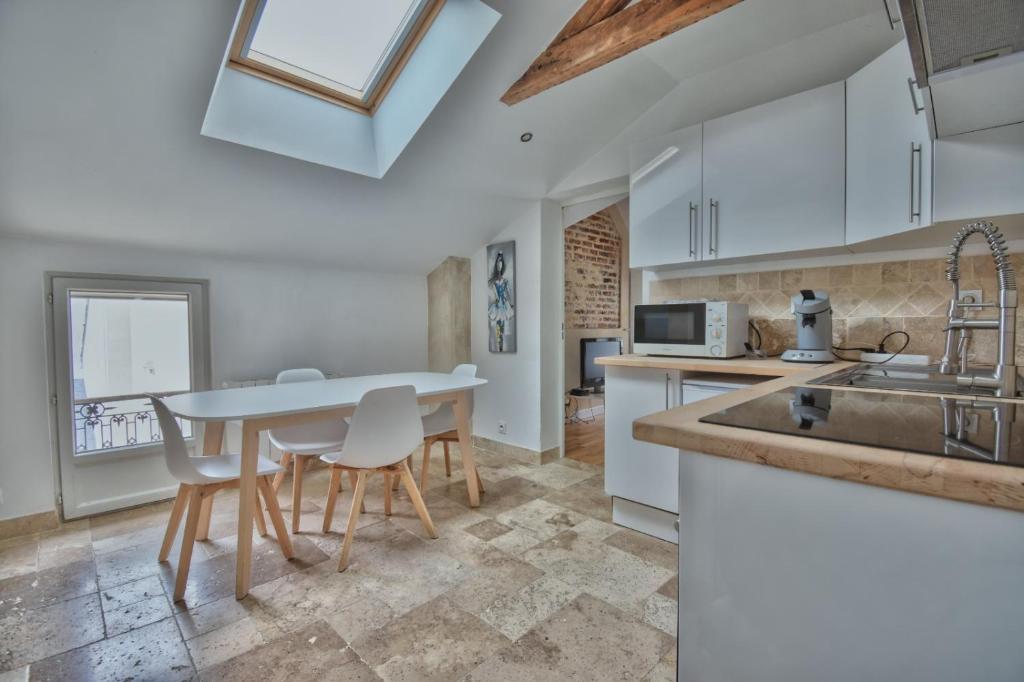 Immeuble centre ville Jardin des plantes - One-Bedroom Apartment