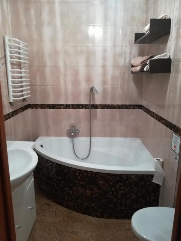 Kúpeľňa v ubytovaní Familienurlaub 8 Personen Ferienhaus Polen Urlaub Insel Wolin Ostsee Ferienwohnung