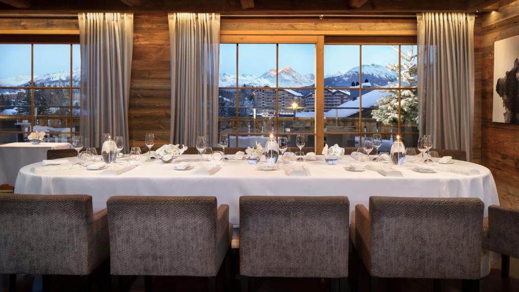 Restaurace v ubytování Hostellerie du Pas de l'Ours "Relais et Châteaux"