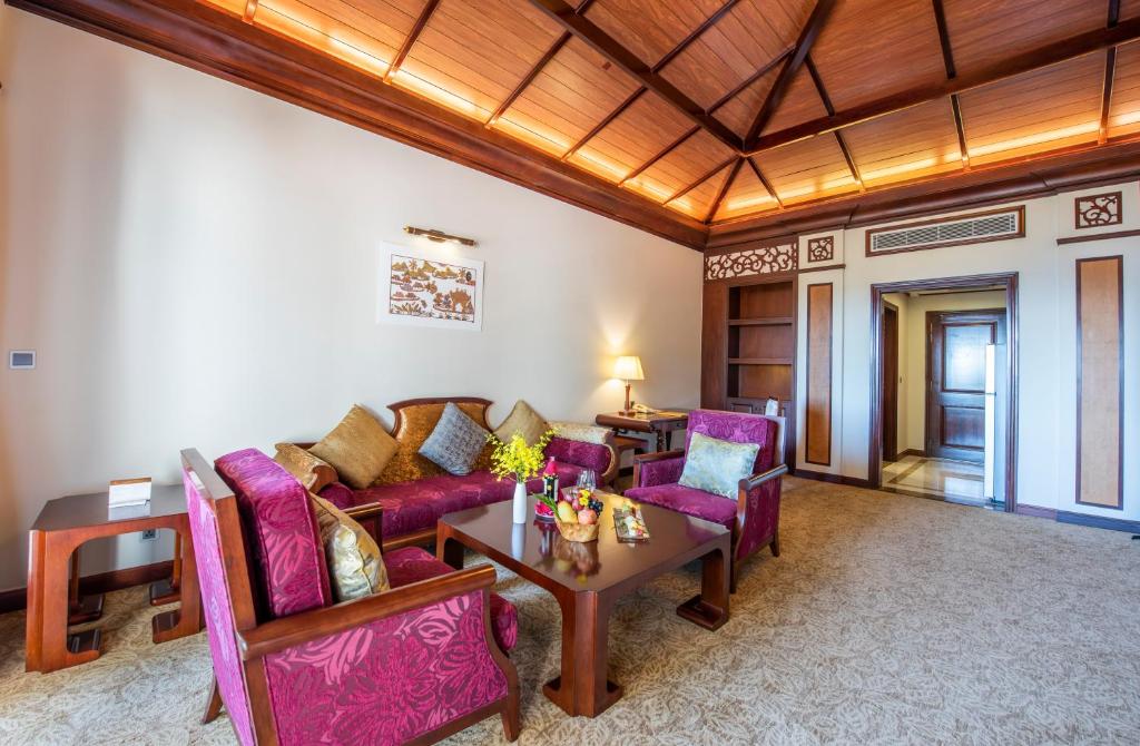 Biệt Thự Grand 2 Tầng Có Giường Cỡ King - Hồ Bơi Riêng - Vé Vào Công Viên Giải Trí VinWonders