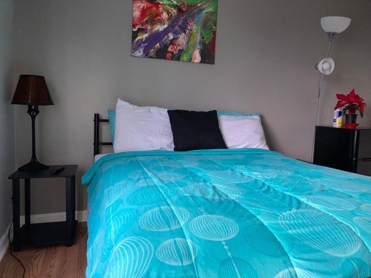 Irises House - private room in home - Deluxe Queen Room