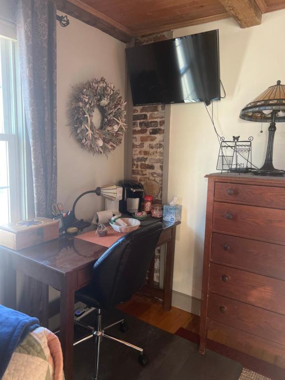 Hallowell Rooming House - Budget Double Room
