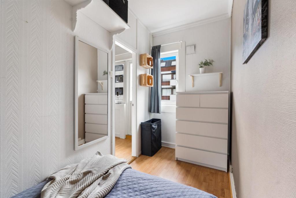 Small and cheap - 6 ppl - Super central - Balcony, Oslo – Updated 2023  Prices