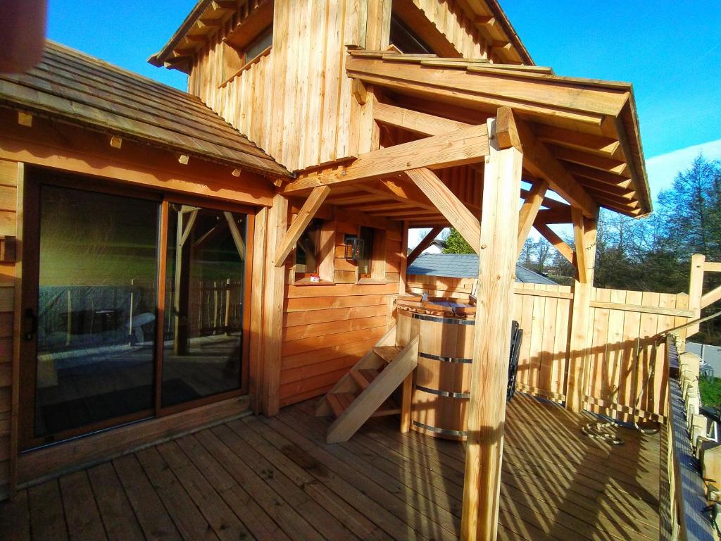 Balkón alebo terasa v ubytovaní La cabane au bain perché