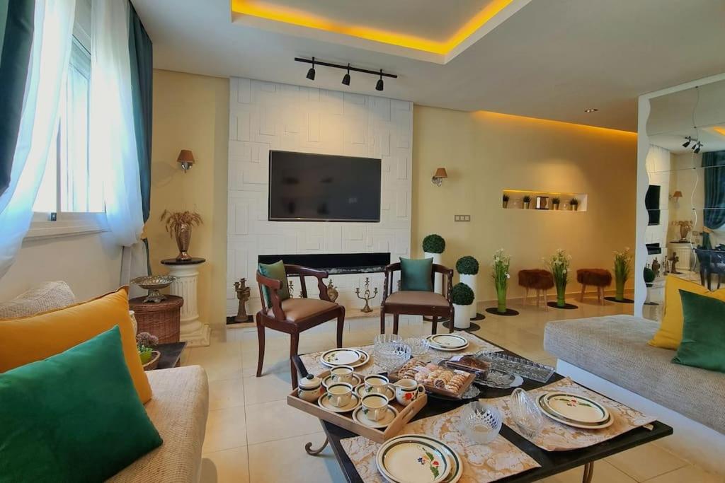 Nouvel appartement contemporain à côté de tt commodités