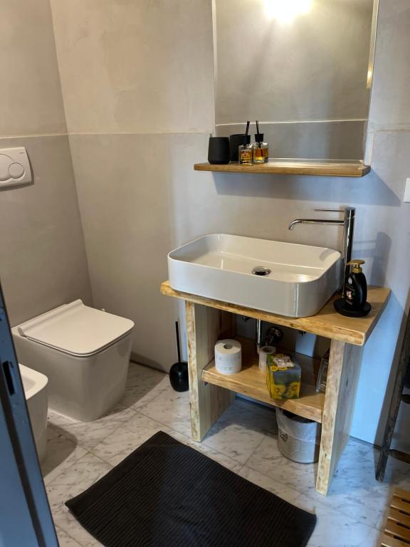 Koupelna v ubytování A casa di Lallo