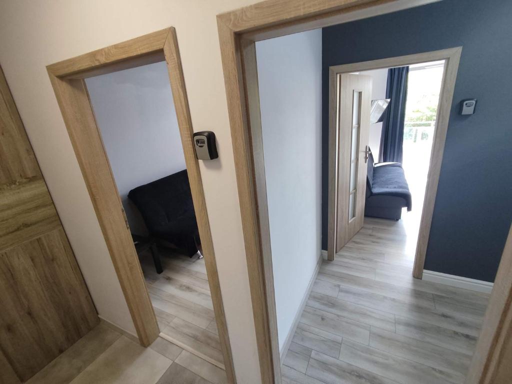 Posteľ alebo postele v izbe v ubytovaní 1110 Śmiałego 39 - Tanie Pokoje w Apartamencie - samodzielne zameldowanie - self check in
