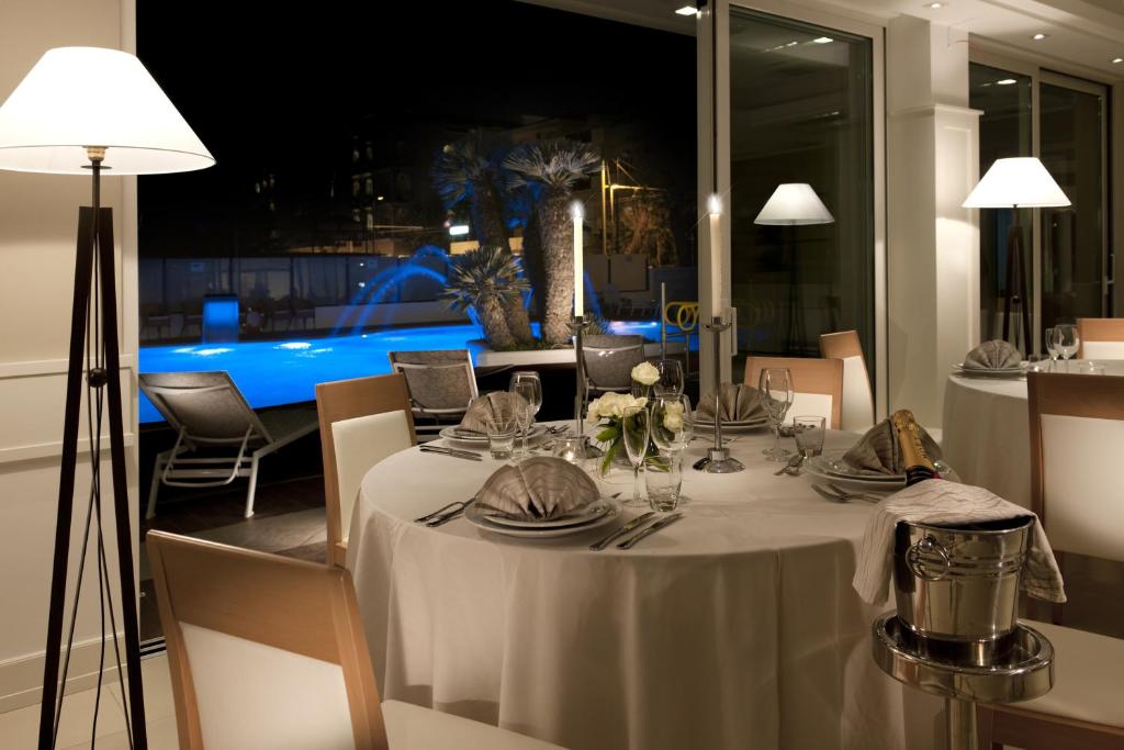 Hotel Ambasciatori - Resim 17