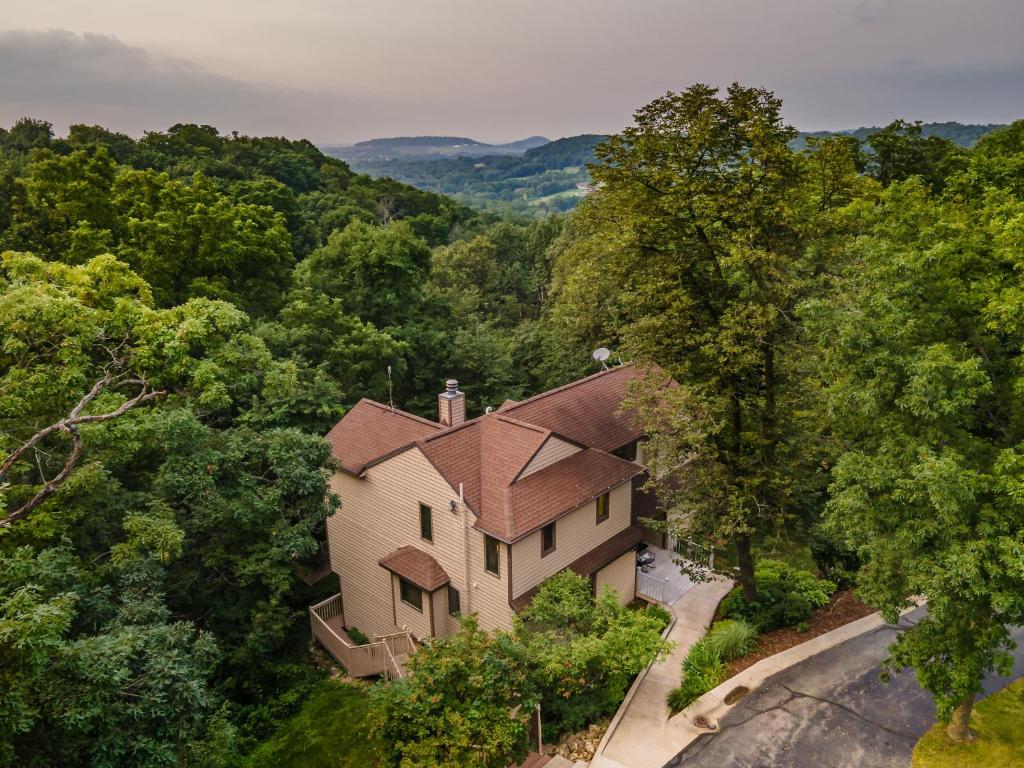 Secluded Country Dream with all the FUN! - Housity