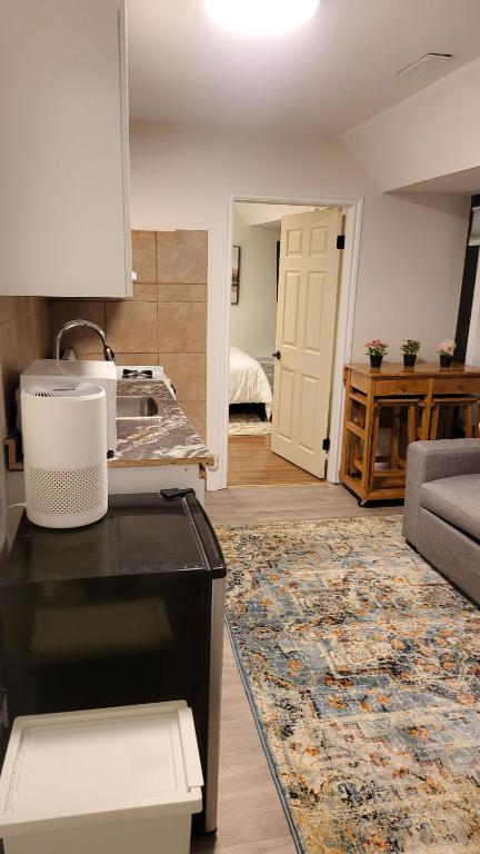 JstLikeHome - Old Ottawa Suite & Guesthouse - Resim 41