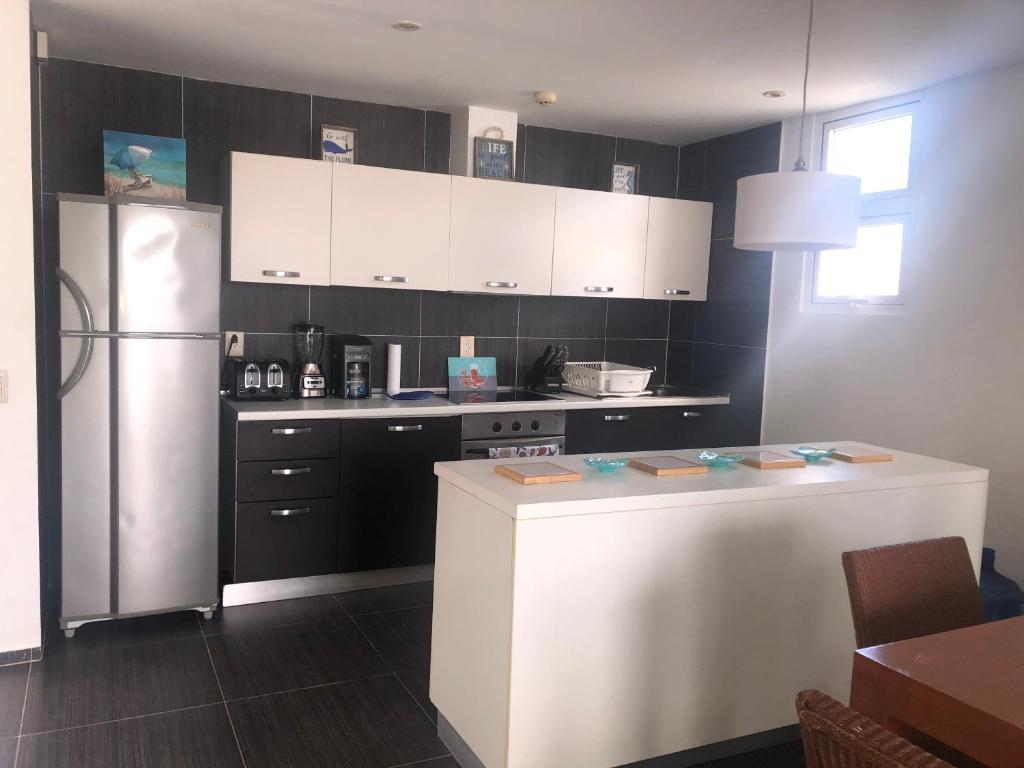 Cucina o angolo cottura di Vista Mare Spectacular Ocean View Top Floor 1-Bedroom Condo, Samana