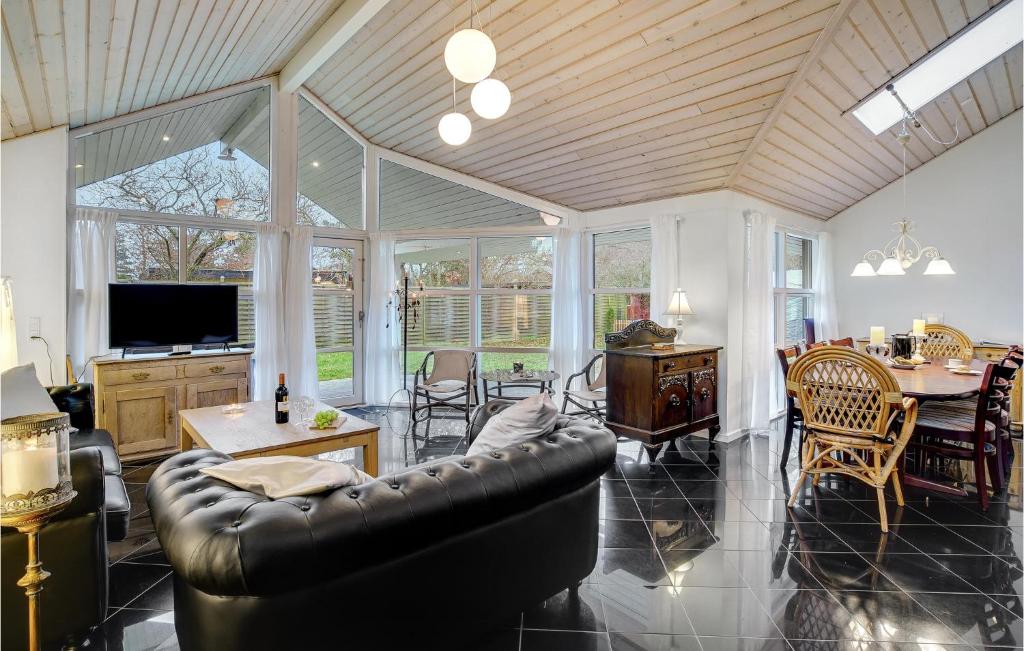 Cozy Home In Slagelse With Kitchen - Maison De Vacances De Trois Chambres