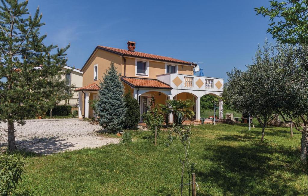 Zahrada ubytování Nice Apartment In Kastel With Kitchen