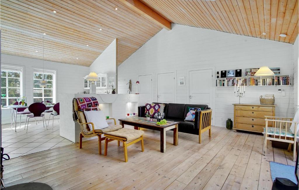 Fotografie z fotogalerie ubytování Beautiful Home In Nykøbing Sj With Wifi v destinaci Klint