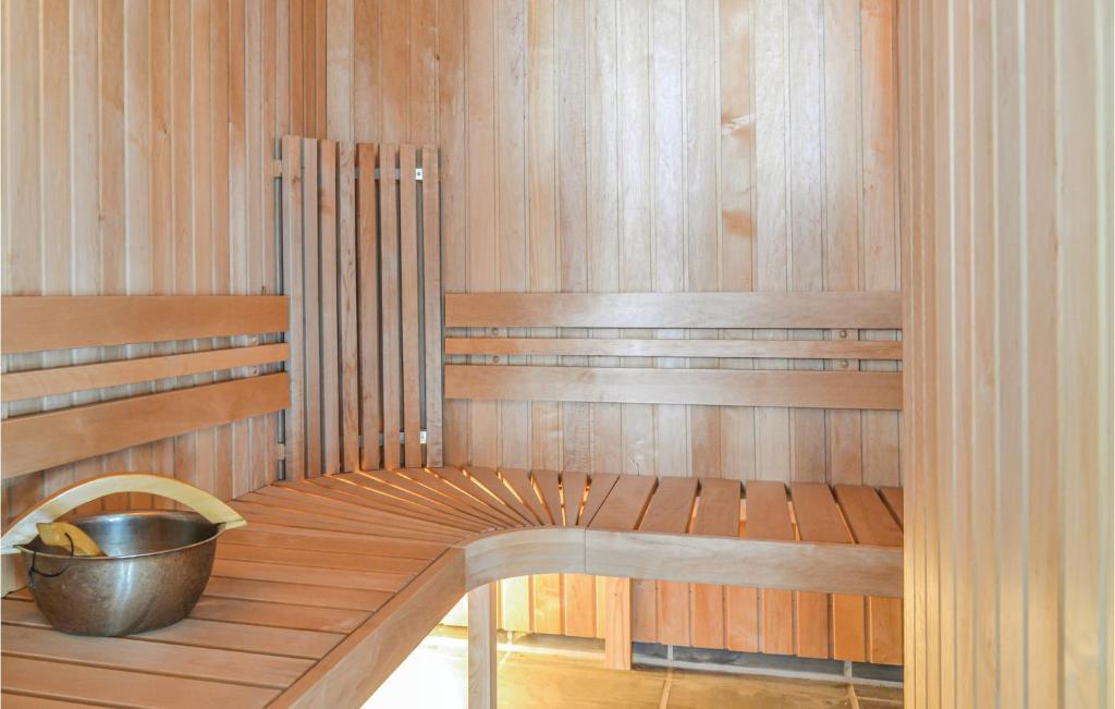 Fotografie z fotogalerie ubytování Nice Home In Hvide Sande With Sauna v destinaci Havrvig