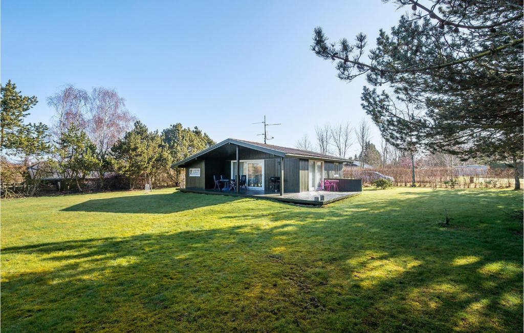 Zahrada ubytování Three-Bedroom Holiday Home In Humble