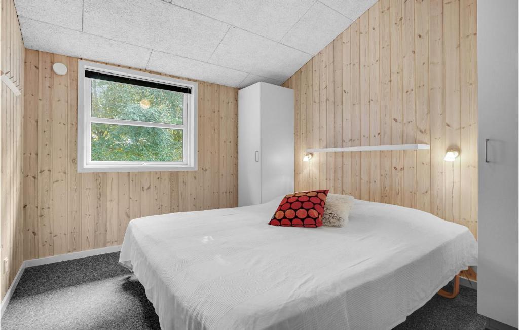 Postel nebo postele na pokoji v ubytování Holiday Home Nordmarken Ix