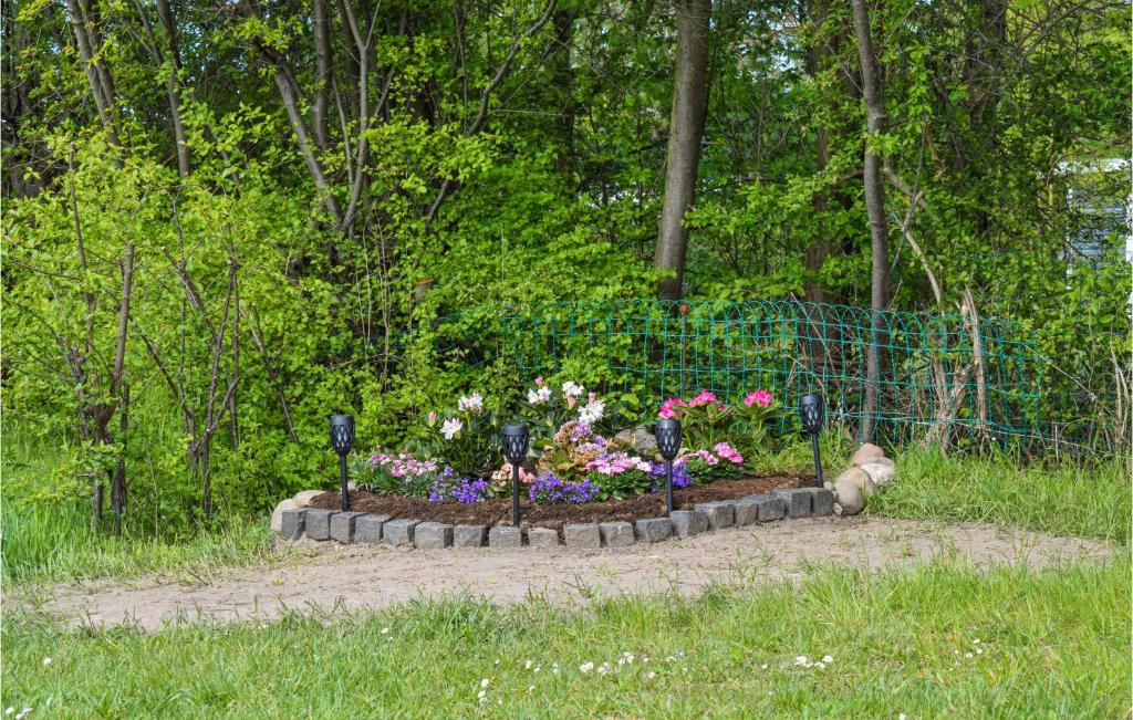 Zahrada ubytování Three-Bedroom Holiday Home In Jagerspris