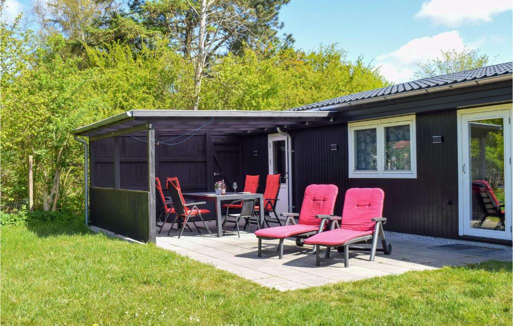 Zahrada ubytování Three-Bedroom Holiday Home In Jagerspris