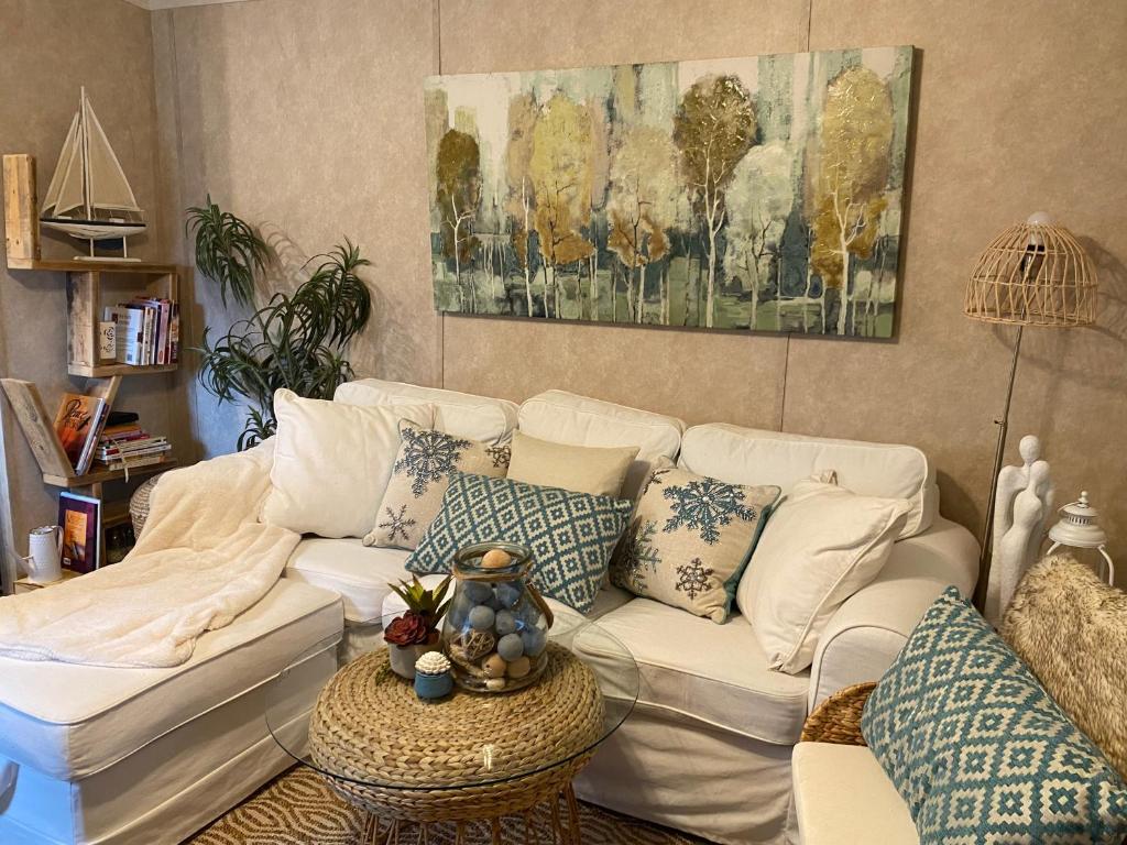 Posezení v ubytování Your Own Cozy Tiny Home