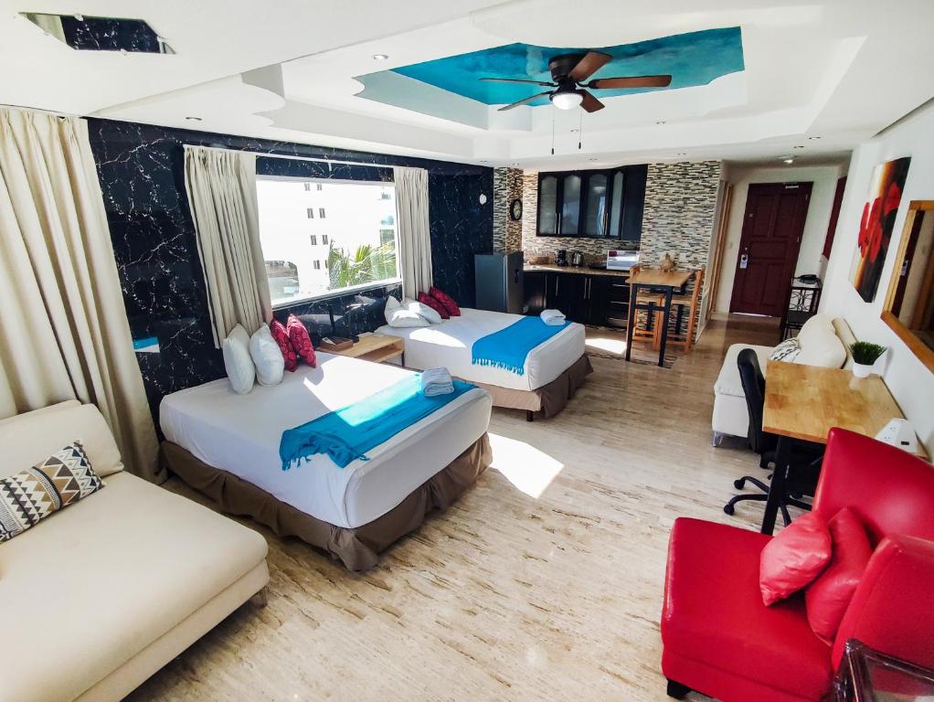 Paradise Beachfront & Nightlife Heart - Deluxe Süit - Deniz Manzaralı