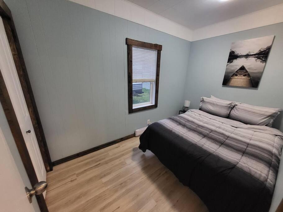 Cozy 2 Bedroom Vacation Home! - Housity