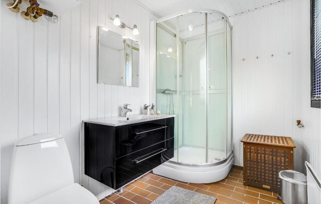 Koupelna v ubytování Holiday Home Fridavej Grenaa Xii