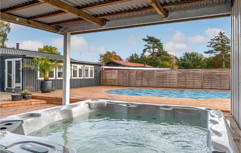 Nice Home In Holbæk With Jacuzzi - Maison De Vacances De Deux Chambres