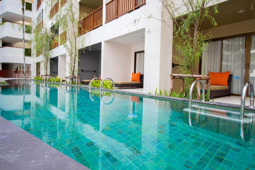 Bazén v ubytování Deevana Plaza Phuket - SHA Extra Plus nebo v jeho okolí