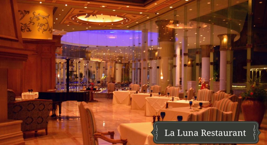 Restaurace v ubytování Royal Monte-Carlo Sharm Resort & SPA