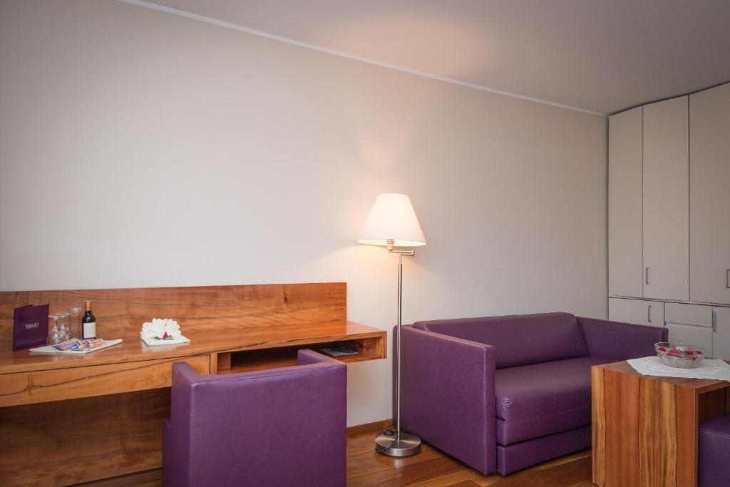 Posezení v ubytování Pakat Suites