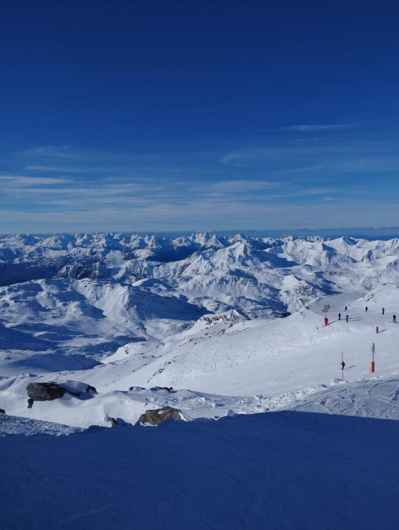 Appartement 6 personnes, les 3 vallées, près des Thermes v zime