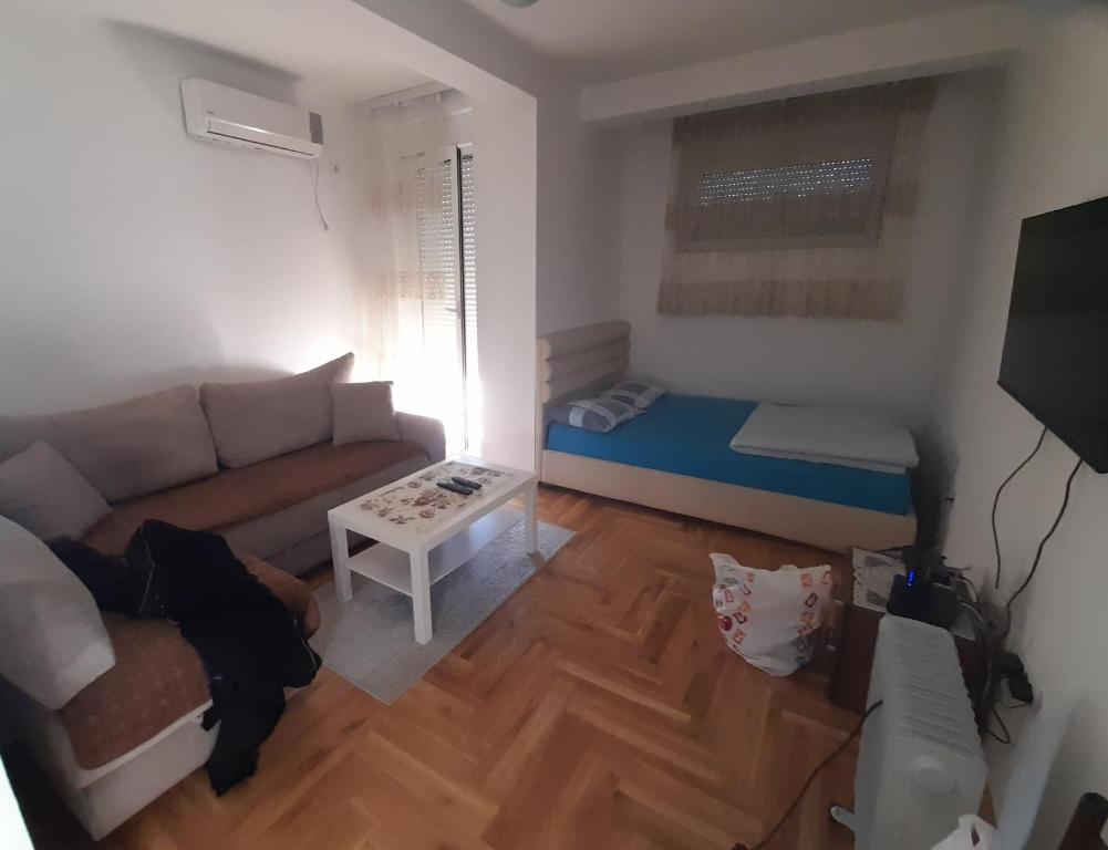Apartment Luka - One-Bedroom Apartment