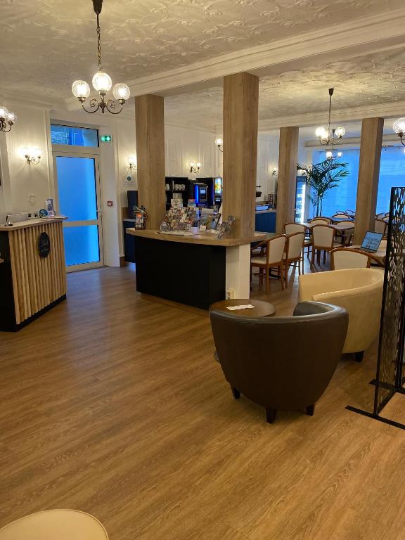 Fotografie z fotogalerie ubytování Hotel du Louvre v destinaci Cherbourg en Cotentin