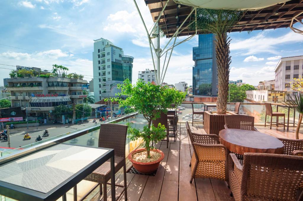 Lotus Saigon Hotel, Ho Chi Minh City – Updated 2024 Prices