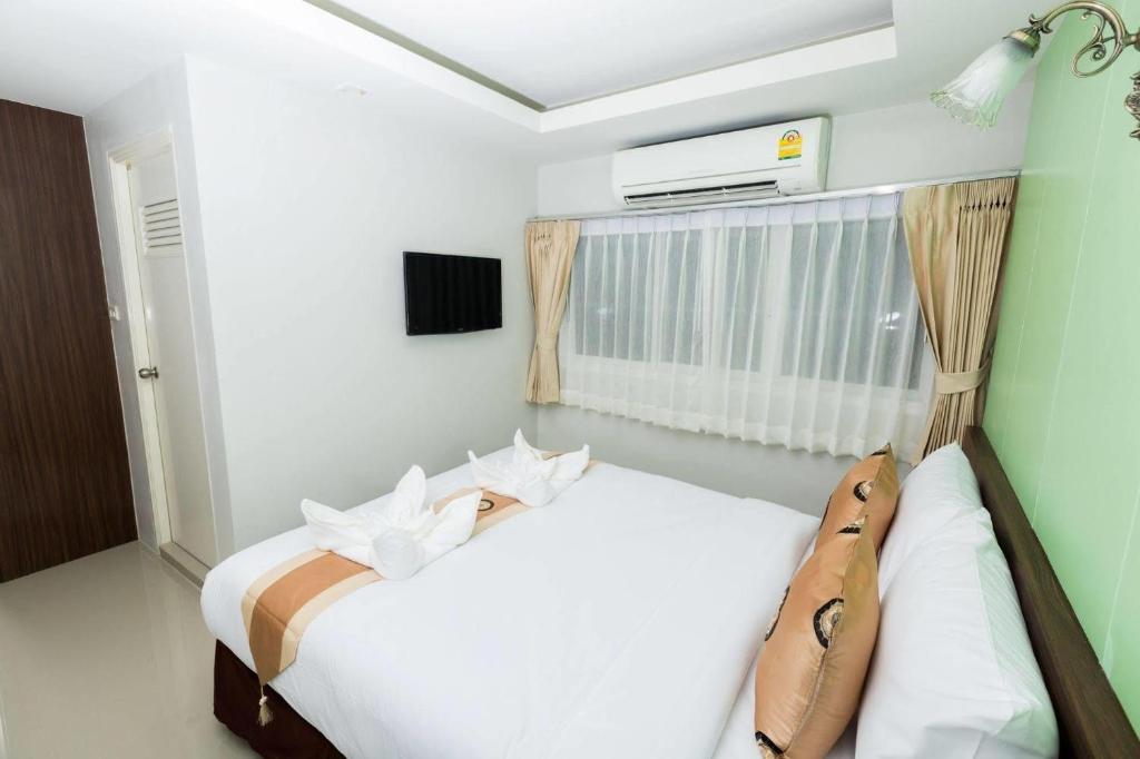
Deluxe Triple Room
