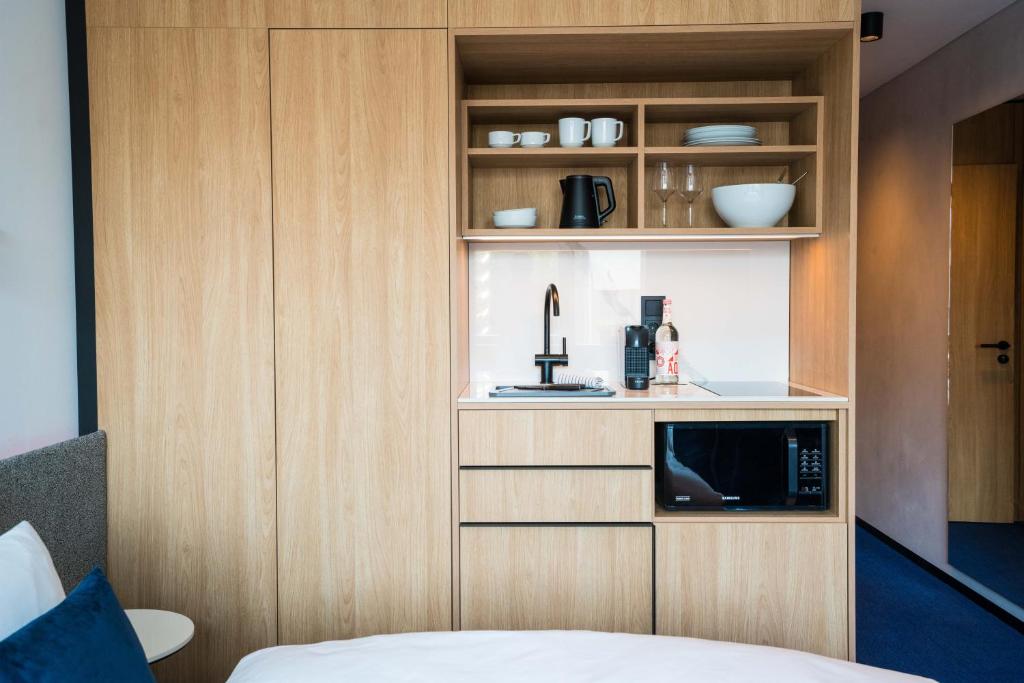 
Deluxe Junior Studio
