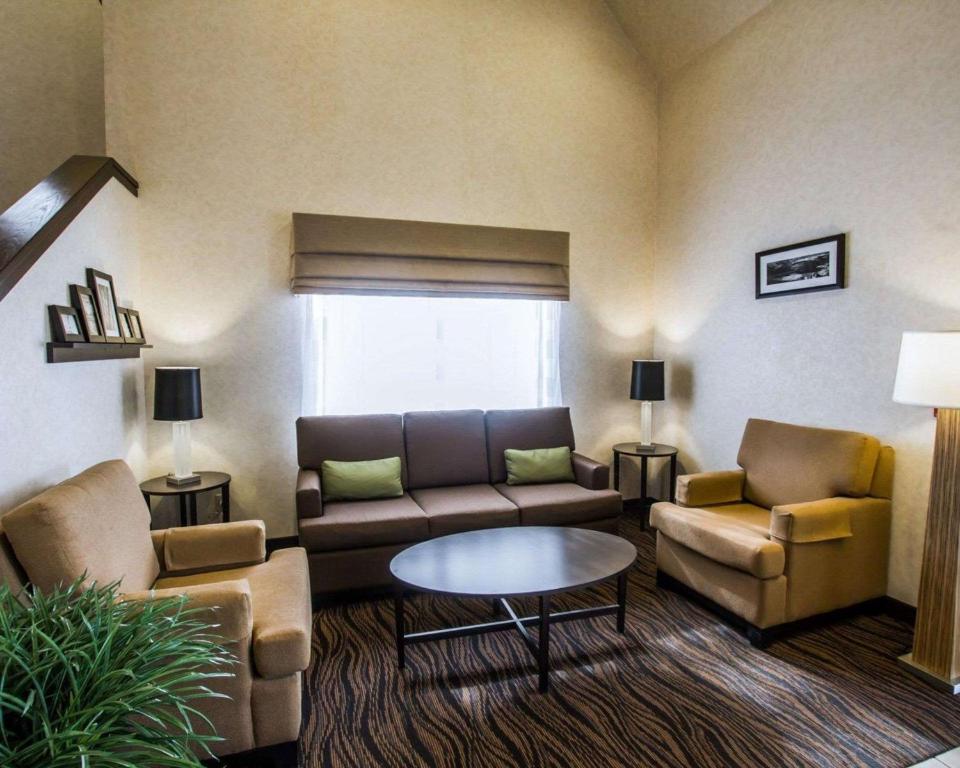 Posezení v ubytování Sleep Inn Phoenix North I-17