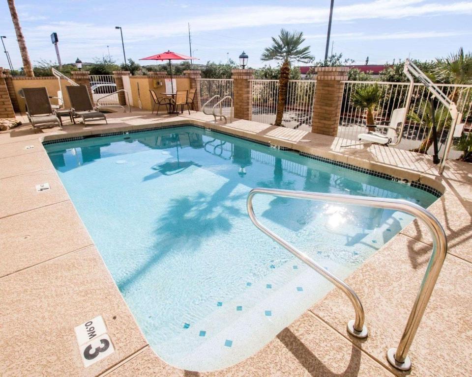 Bazén v ubytování Sleep Inn Phoenix North I-17 nebo v jeho okolí