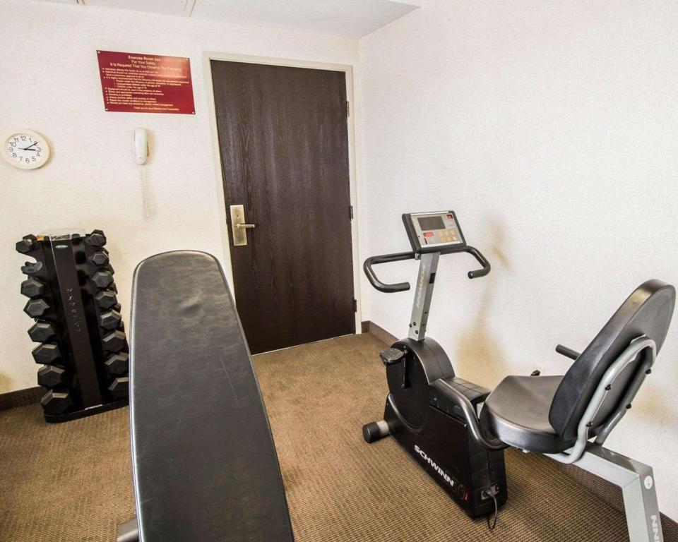 Fitness centrum a/nebo fitness zařízení v ubytování Sleep Inn Phoenix North I-17