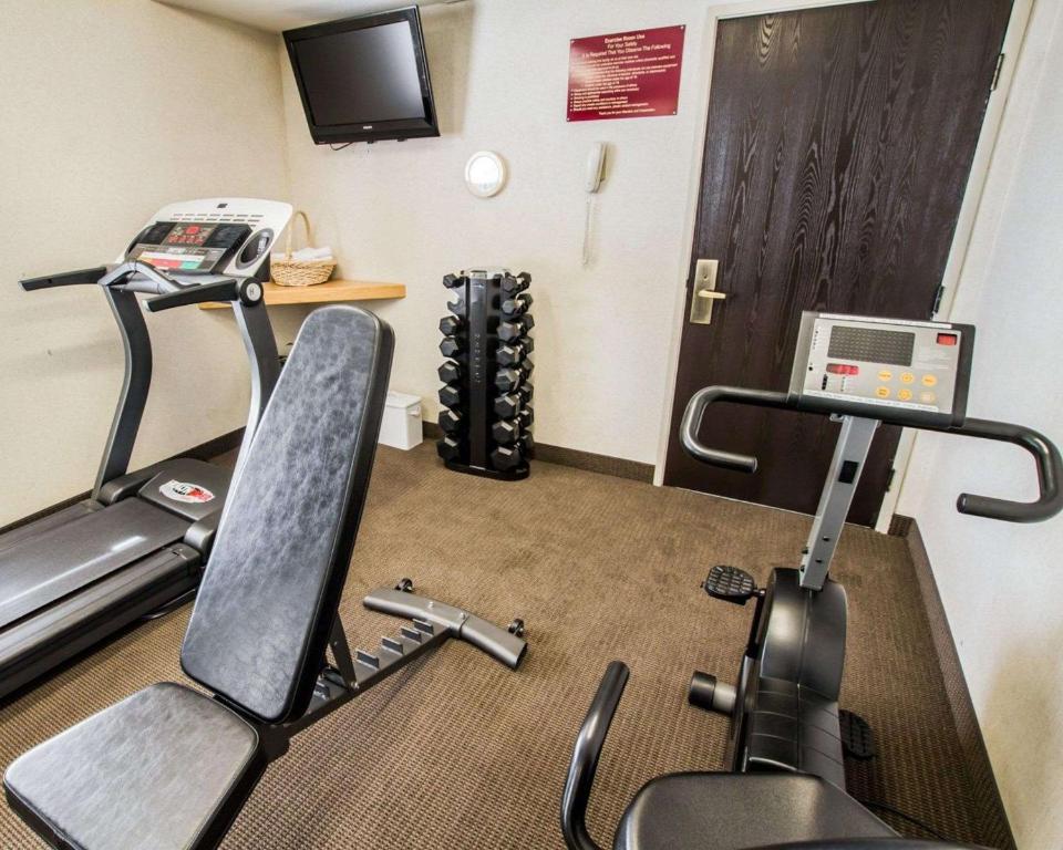 Fitness centrum a/nebo fitness zařízení v ubytování Sleep Inn Phoenix North I-17