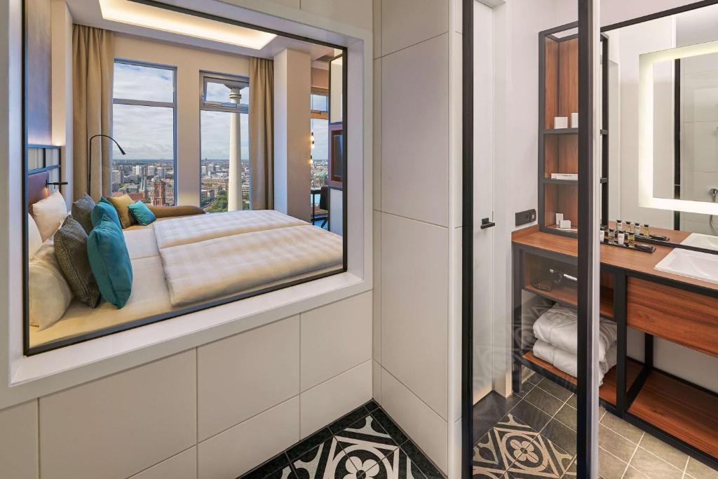 Park Inn by Radisson Berlin Alexanderplatz - Resim 43