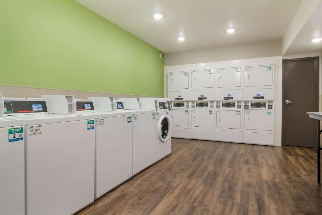 WoodSpring Suites Jacksonville - South photo