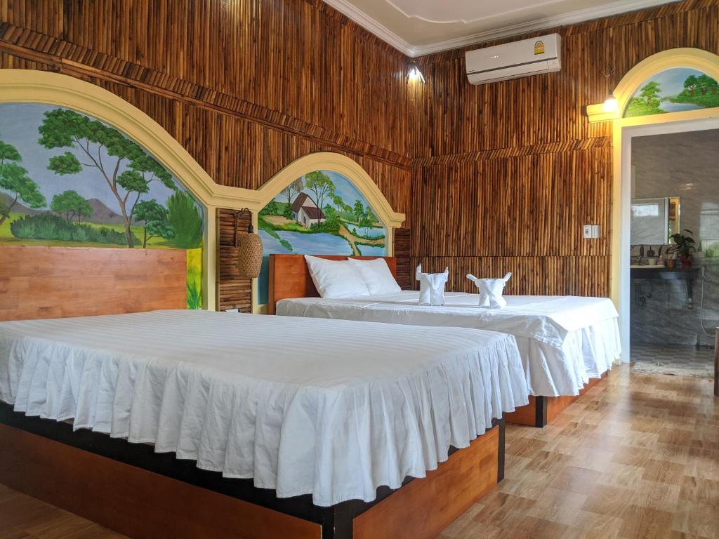 Phòng 4 người nhìn ra vườn