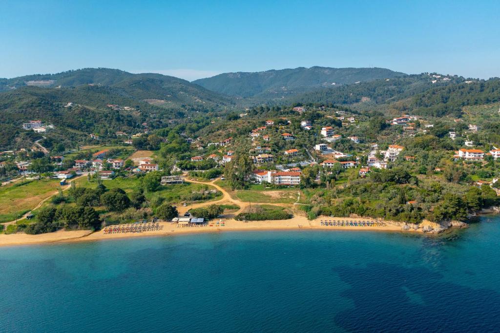 Photo de la galerie de l'établissement Arco Beach Hotel, à Agia Paraskevi