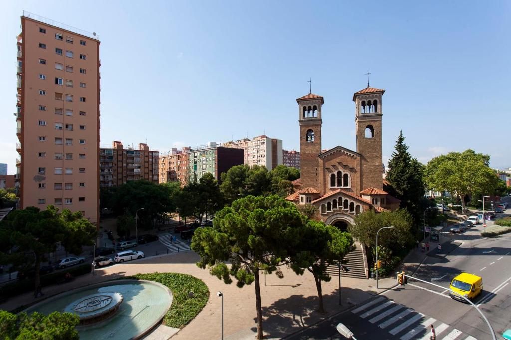 Cozy Apartment near Fira Gran Via with AC, Hospitalet de ...