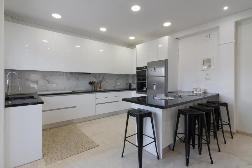 Kuchyňa alebo kuchynka v ubytovaní Spacious and Modern Flat for 4