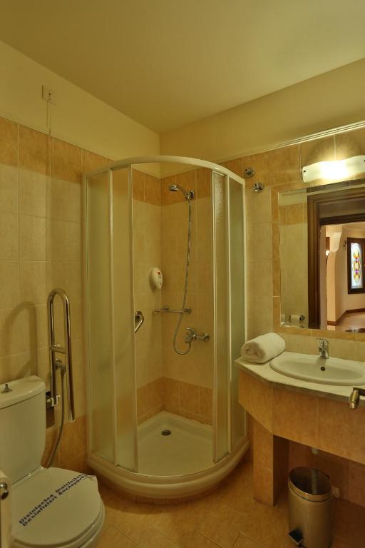 Koupelna v ubytování Xenios Dias Boutique Hotel